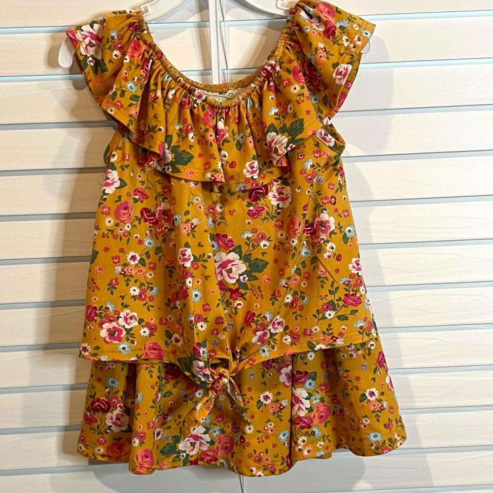 Btween 2pc skirt set with built in shorts  Size 6